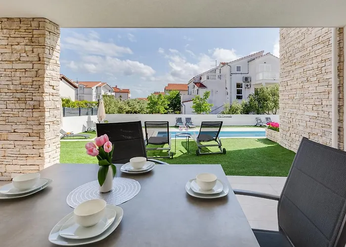 Corcovado With Heated Pool Apartment Vodice