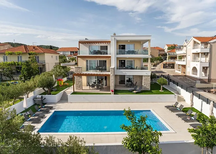 Corcovado With Heated Pool Apartment Vodice